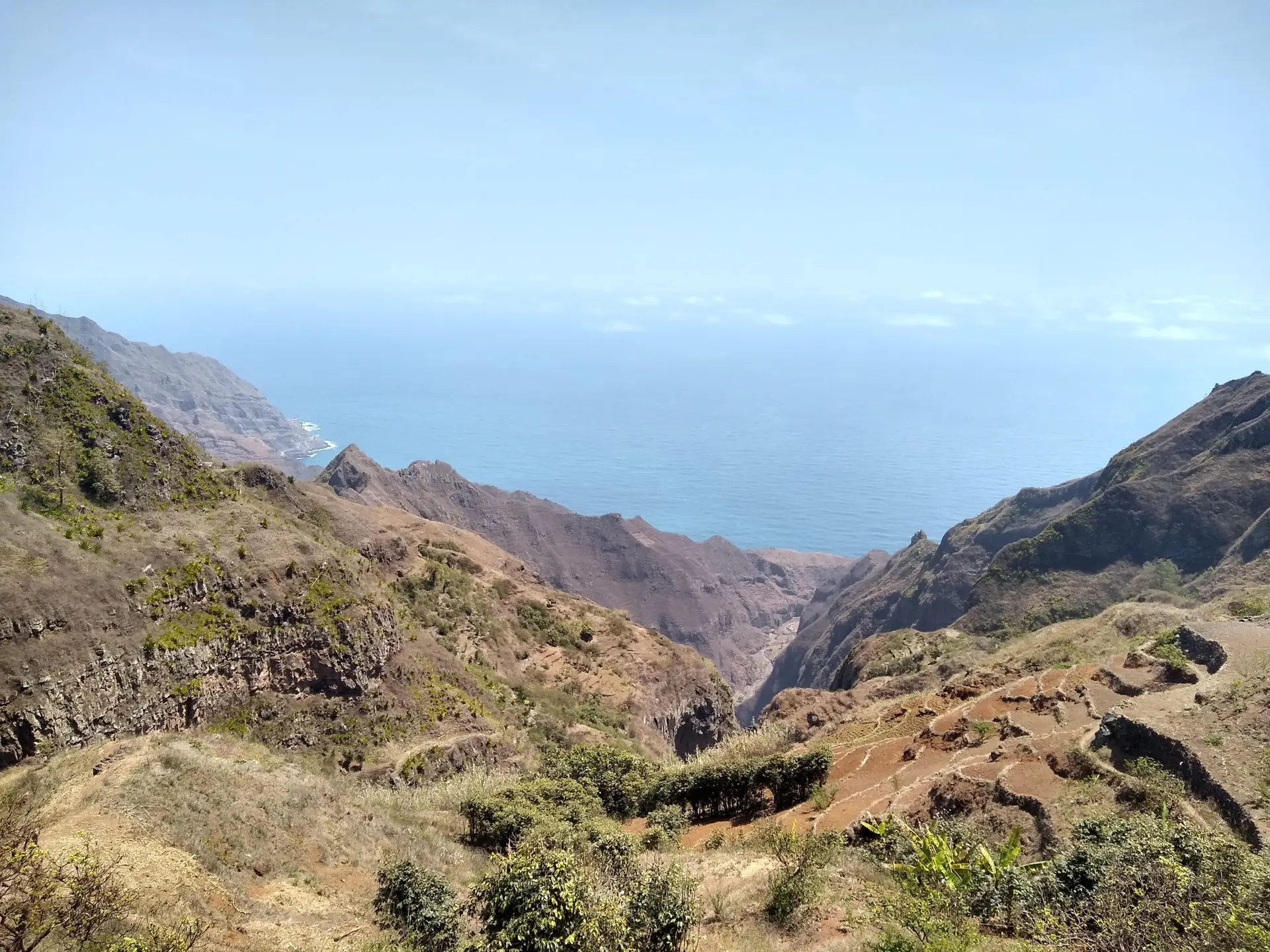 Kasa d'Vizin, bed & breakfast in Eito op Santo Antão, met uitzicht over de bergen en de oceaan